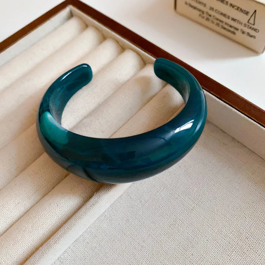 Smooth Round Acrylic Cuff Bangles for Women Vintage Exaggerated Jelly Color Smudging Bangle Wide Resin Bracelet Accessories M1