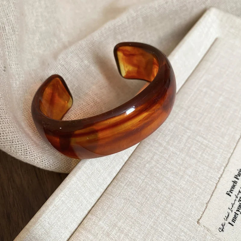 Smooth Round Acrylic Cuff Bangles for Women Vintage Exaggerated Jelly Color Smudging Bangle Wide Resin Bracelet Accessories M1