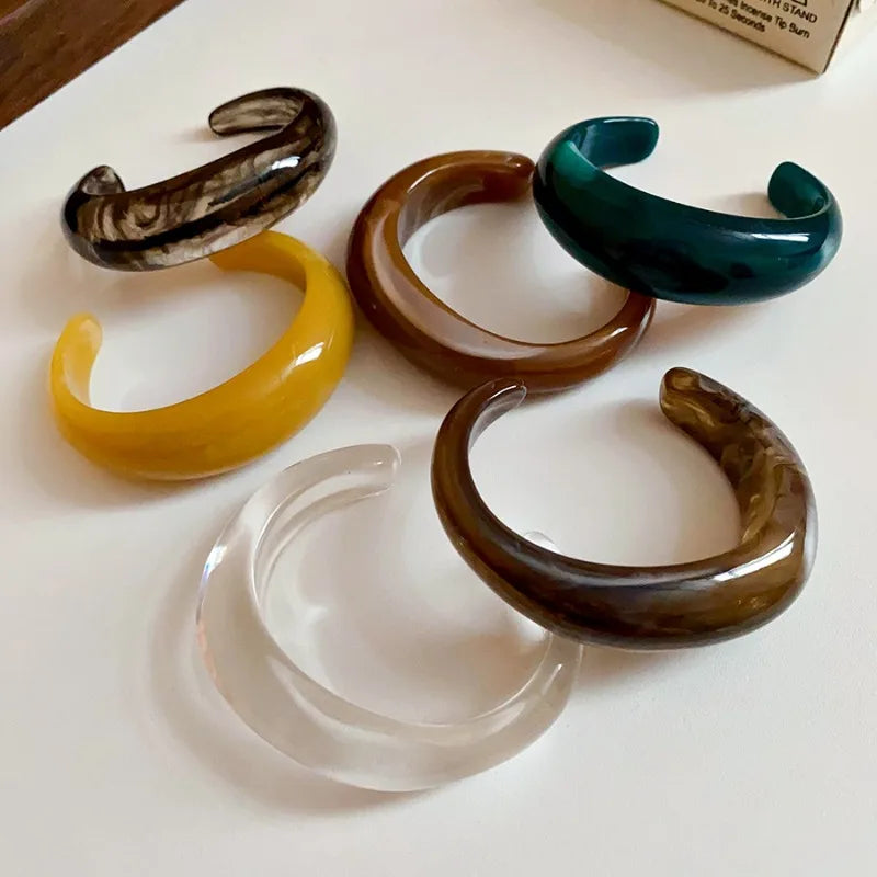 Smooth Round Acrylic Cuff Bangles for Women Vintage Exaggerated Jelly Color Smudging Bangle Wide Resin Bracelet Accessories M1